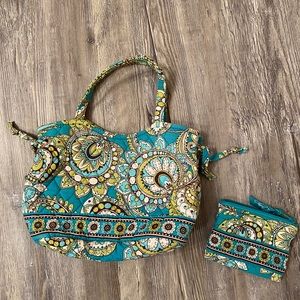 Vera Bradley Small Bowler Lola Peacock pattern Agua Turguoise purse and wallet.